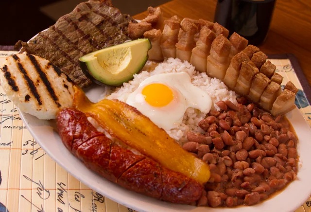 Bandeja Paisa Comida Tipica